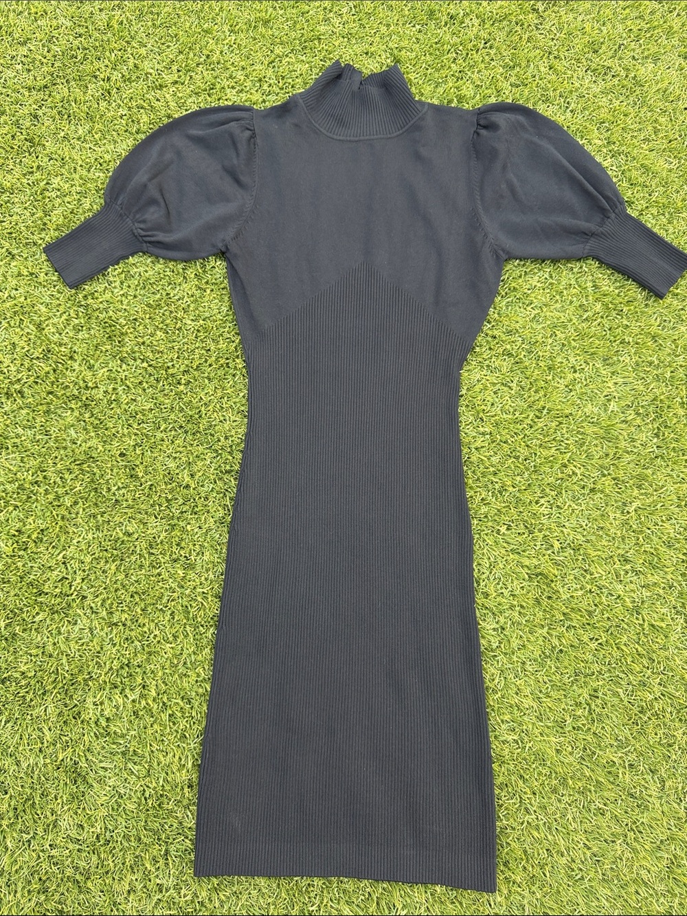Elegant Black Puff-Sleeve Midi Knit Dress